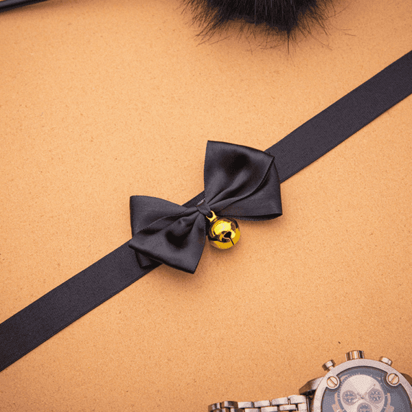 Bow Bell Collar
