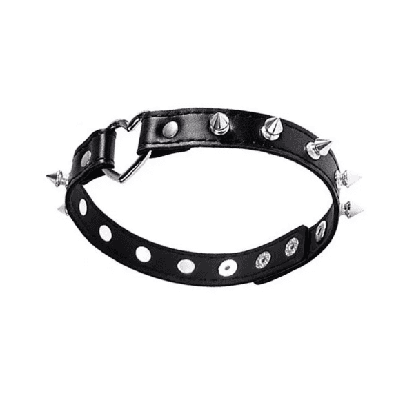 Heart-Shaped Punk Metal Rivet Collar (4) Heart-Shaped Punk Metal Rivet Collar